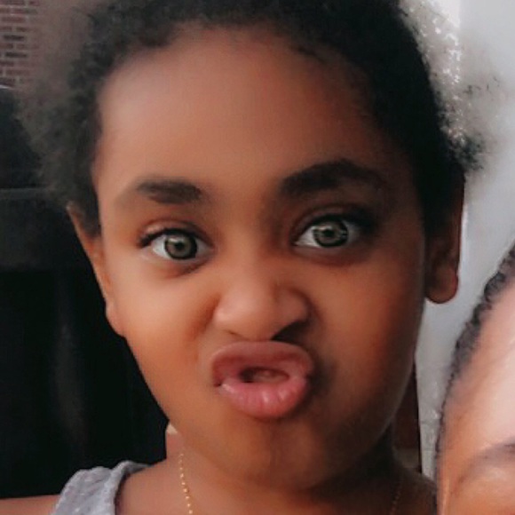 Meet your Posher, Hadiya - Picture 1 of 1